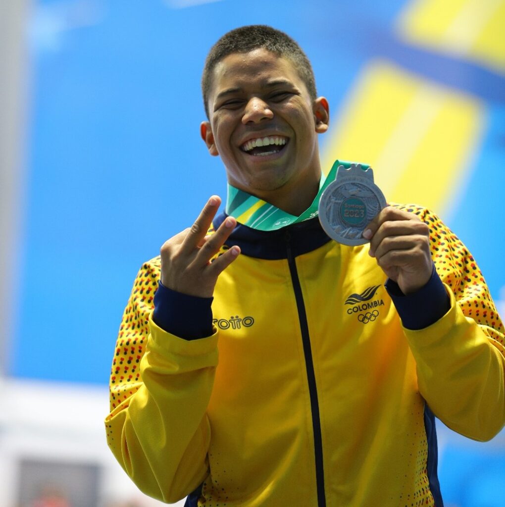 Luis Felipe Uribe, clavadista colombiano que clasificó a los Juegos Olímpicos 2024. Foto: IU Digital