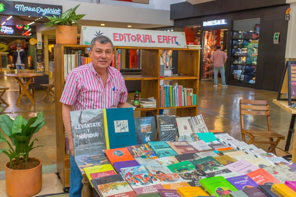 Feria Cultura y Libros en el centro comercial El Tesoro del 18 al 23 de junio.