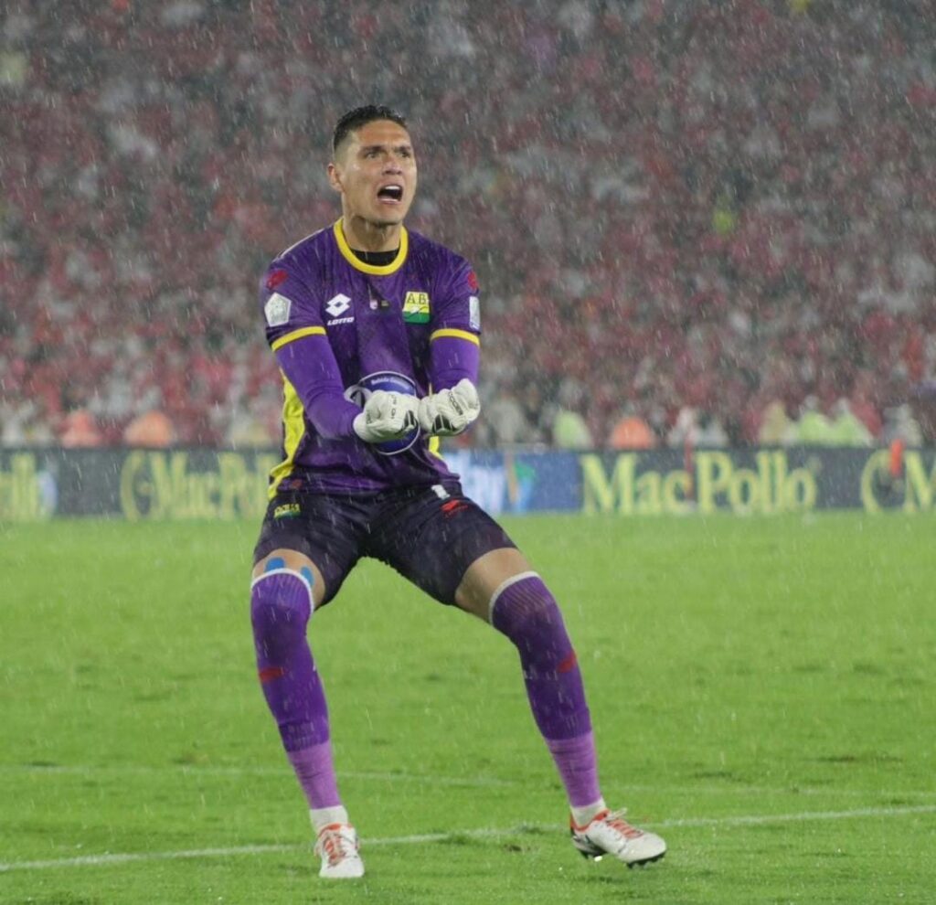 Aldair Quintana atajó dos penales en la final del fútbol colombiano, Foto: Bucaramanga FC