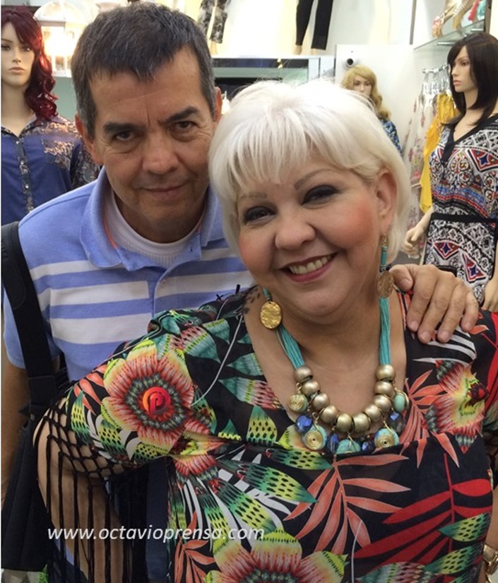 Octavio Prensa junto a la 'Gorda Fabiola'